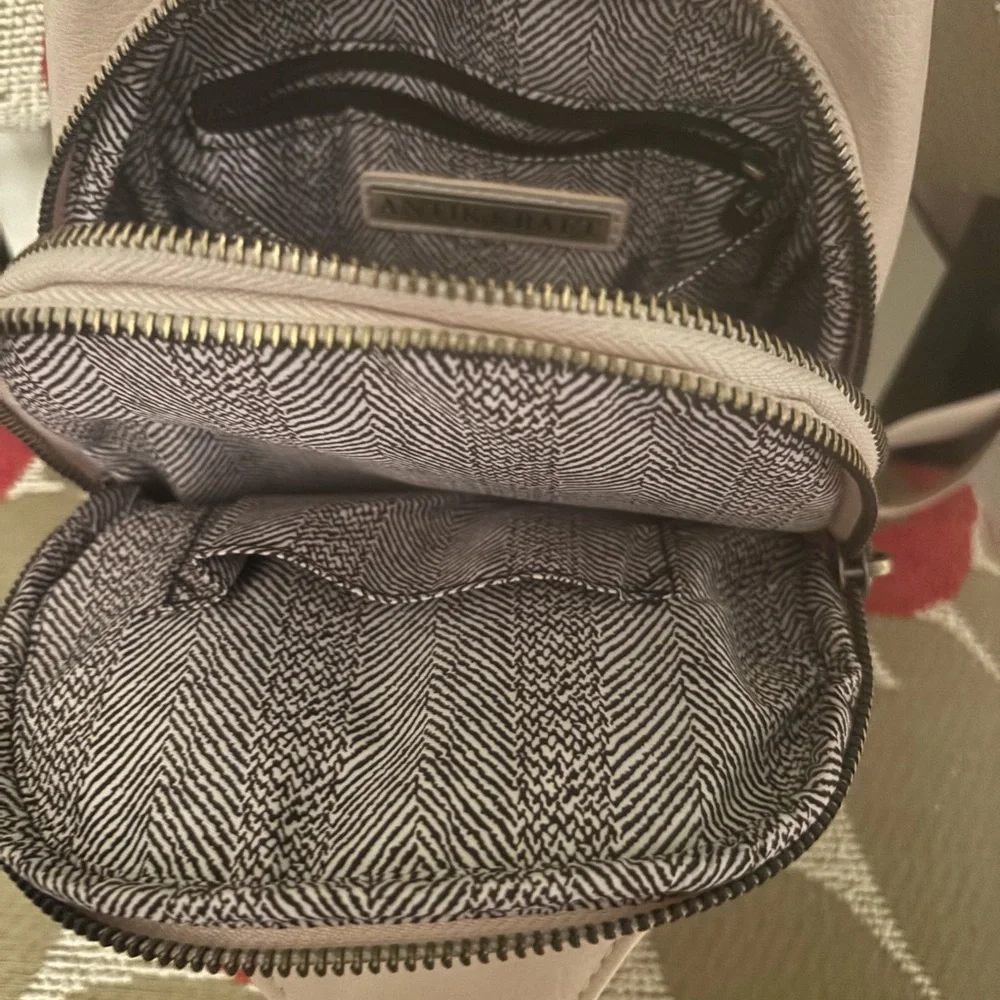 Antik Kraft Cream Sling Bag - Picture 3 of 8